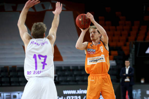 再突然变向 再突然变向