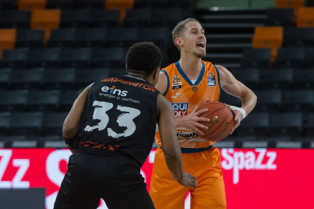 超过20分 超过20分