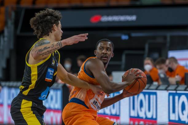 希望将他招 希望将他招